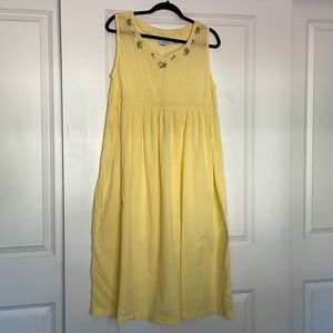 Smithsonian Institute Yellow Embroidered Nightgown Small